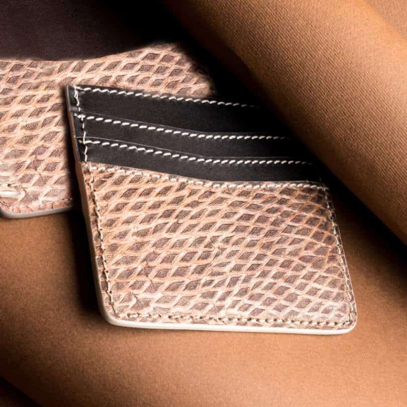 Porte-cartes en Triggerfish et cuir de vachette "Triggerfish Basic"
