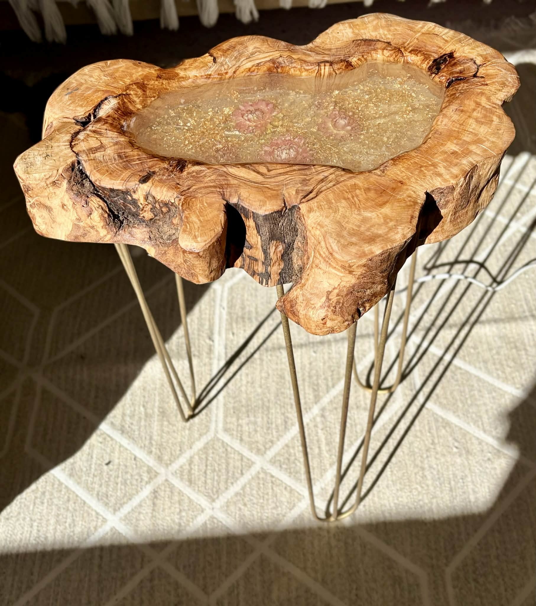 table moderne Flora light of olive élégance et design unique