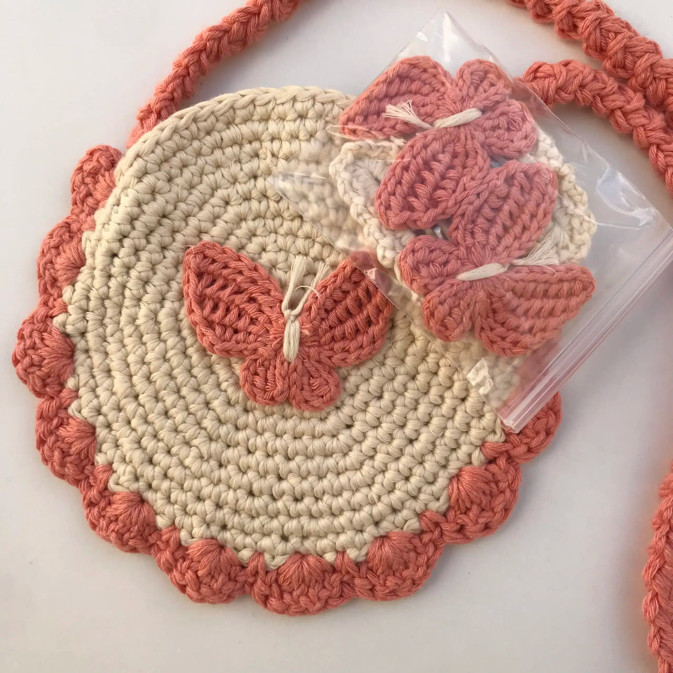 Sac papillon en crochet avec bandoulière pour enfant
