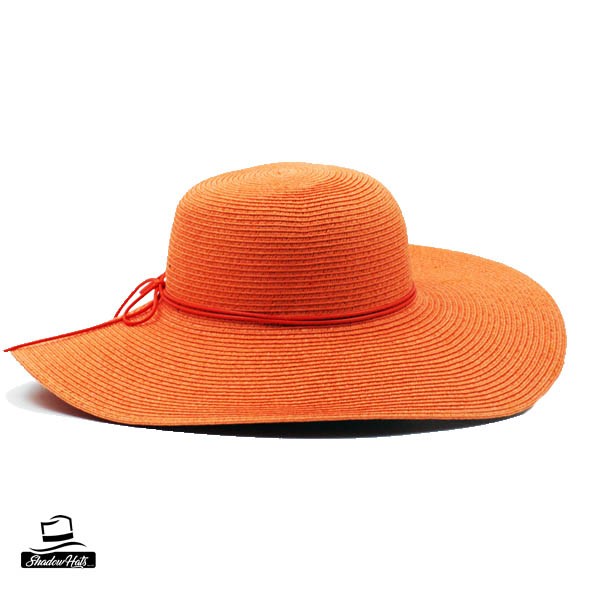 capeline femme élégante pour un été chic et irrésistible