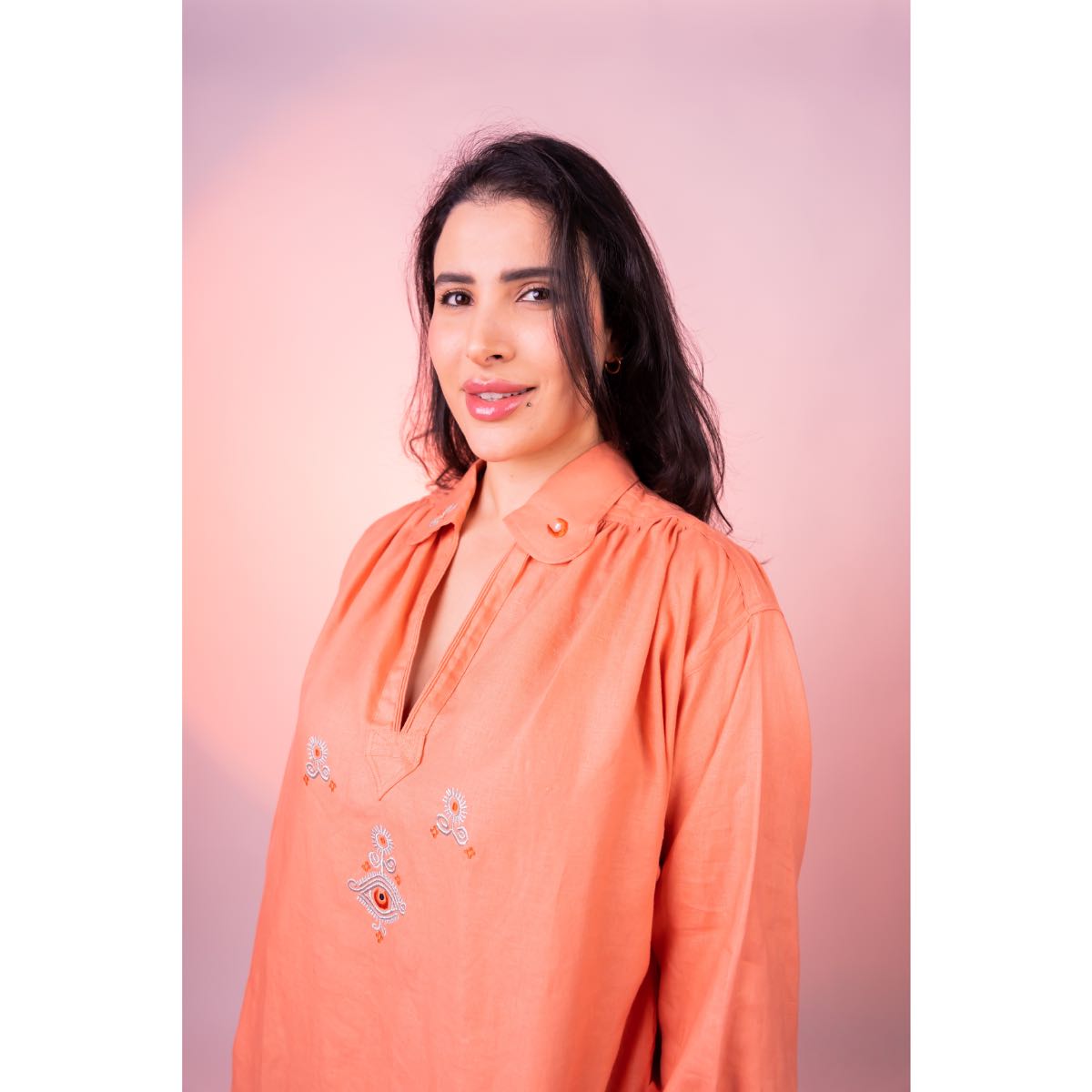 blouse lin saumon brodée en soie pour un look irrésistible