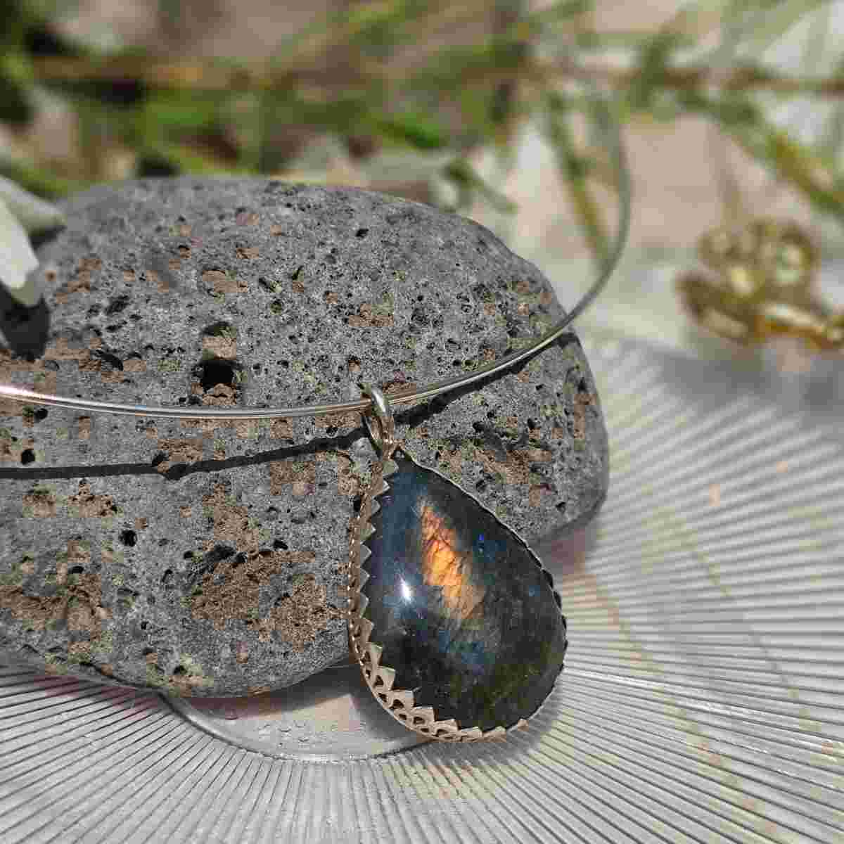 Collier labradorite en argent 925 pour une élégance unique