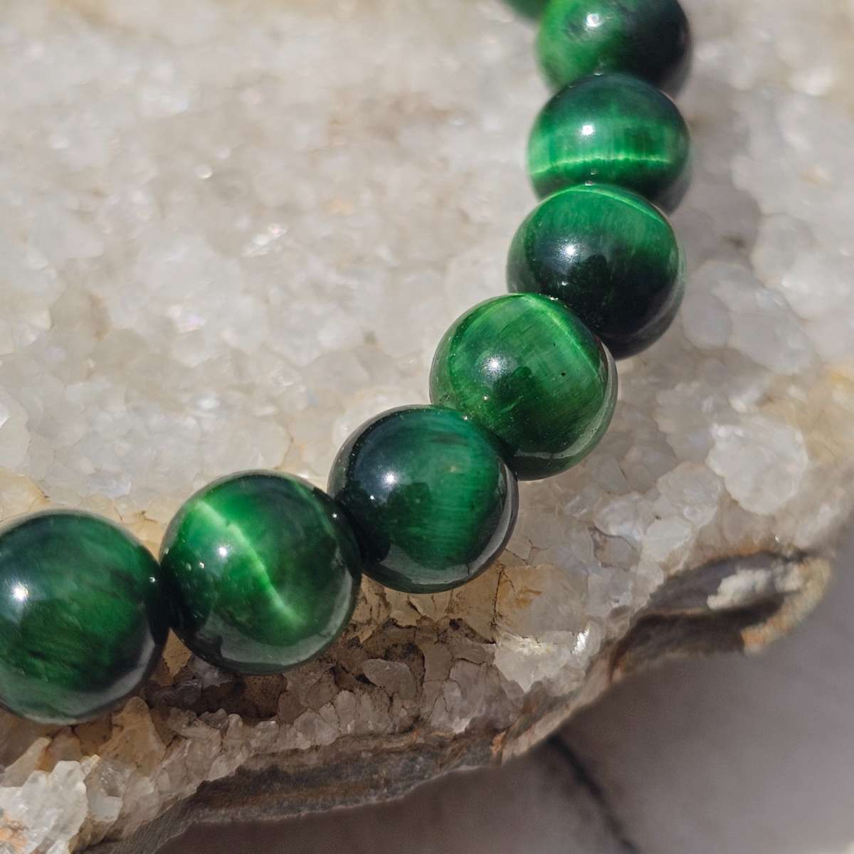 bracelet œil de tigre vert élégance et bien-être immédiat