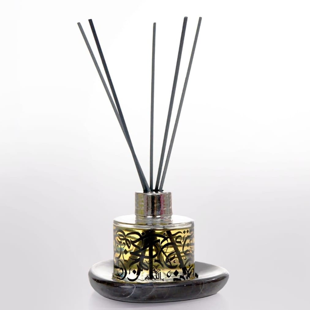 "Marmo Calligraphie" diffuser with stem - 2 scents: White Musk, Jasmine (5 x 7 cm) with black marble saucer