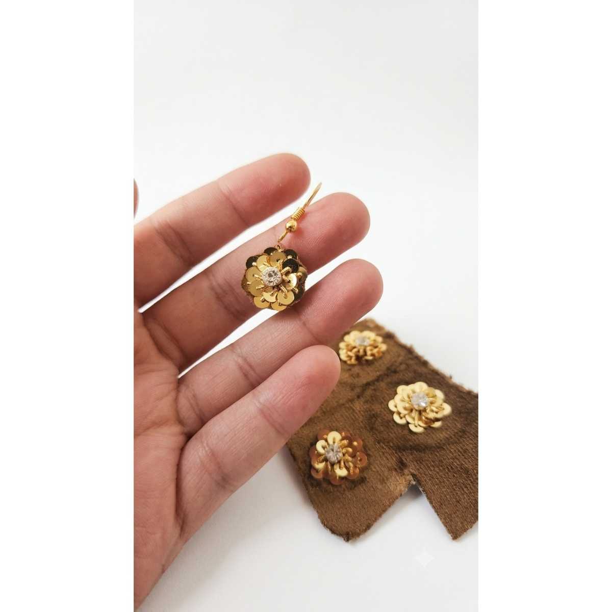 Boucles d'oreilles dorées éclatantes pour un style unique
