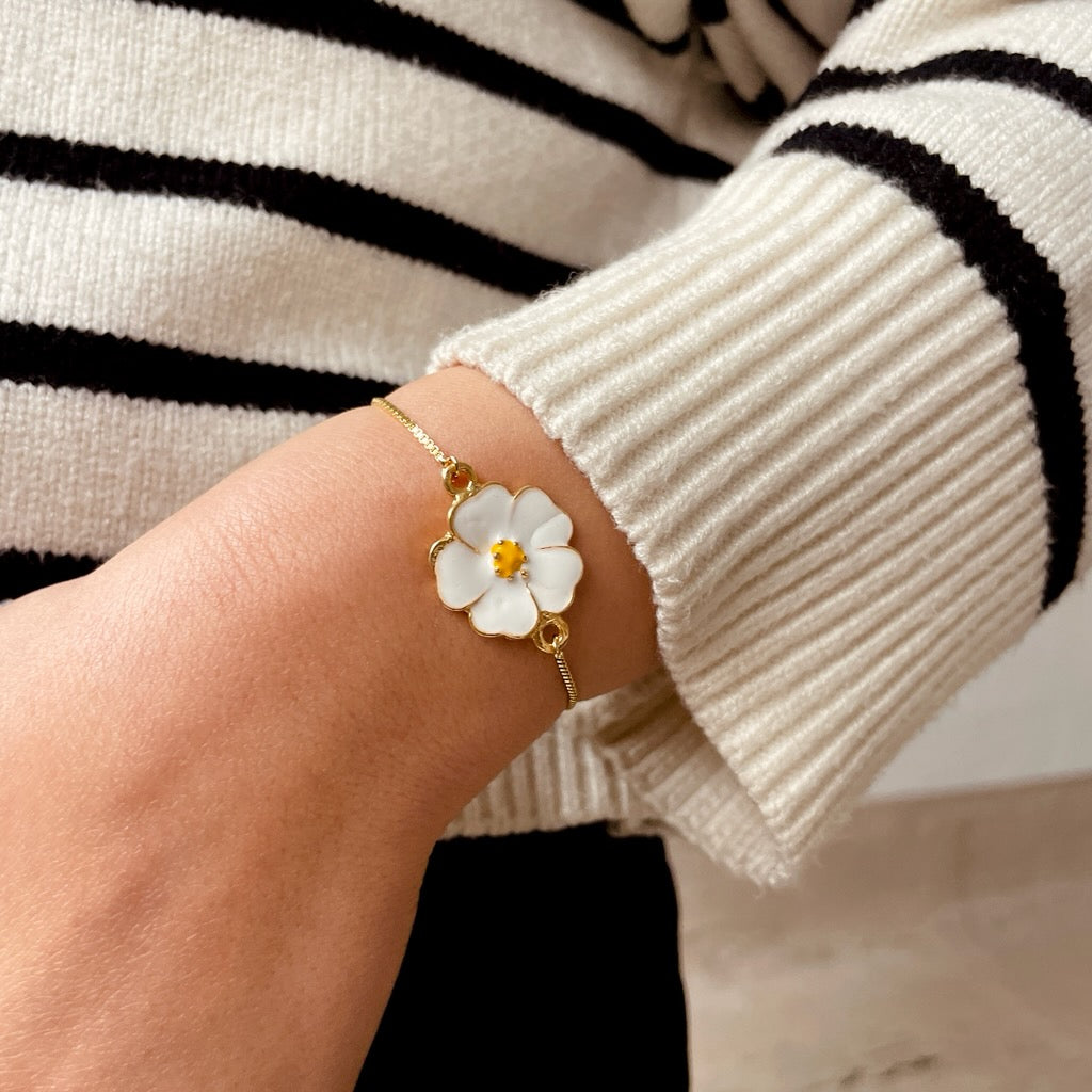 Bracelet ajustable fleur blanc doré pour un style unique