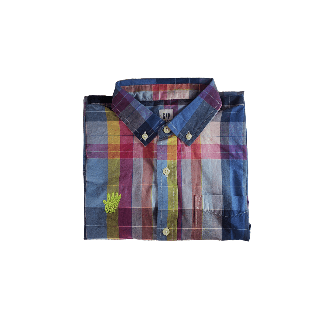 Chemise à carreaux roses et bleus upcyclée, ornée d'une broderie