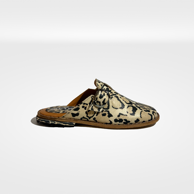 Babouche cuir ANIOTA léopard : Élégance upcyclée irrésistible