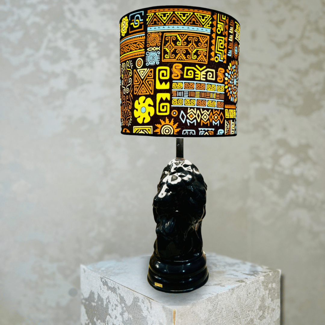 Zelina Decor Corner – Handcrafted living room decoration set in African wax fabric (armchair, pouf, lampshade, cushion and floor lamp)