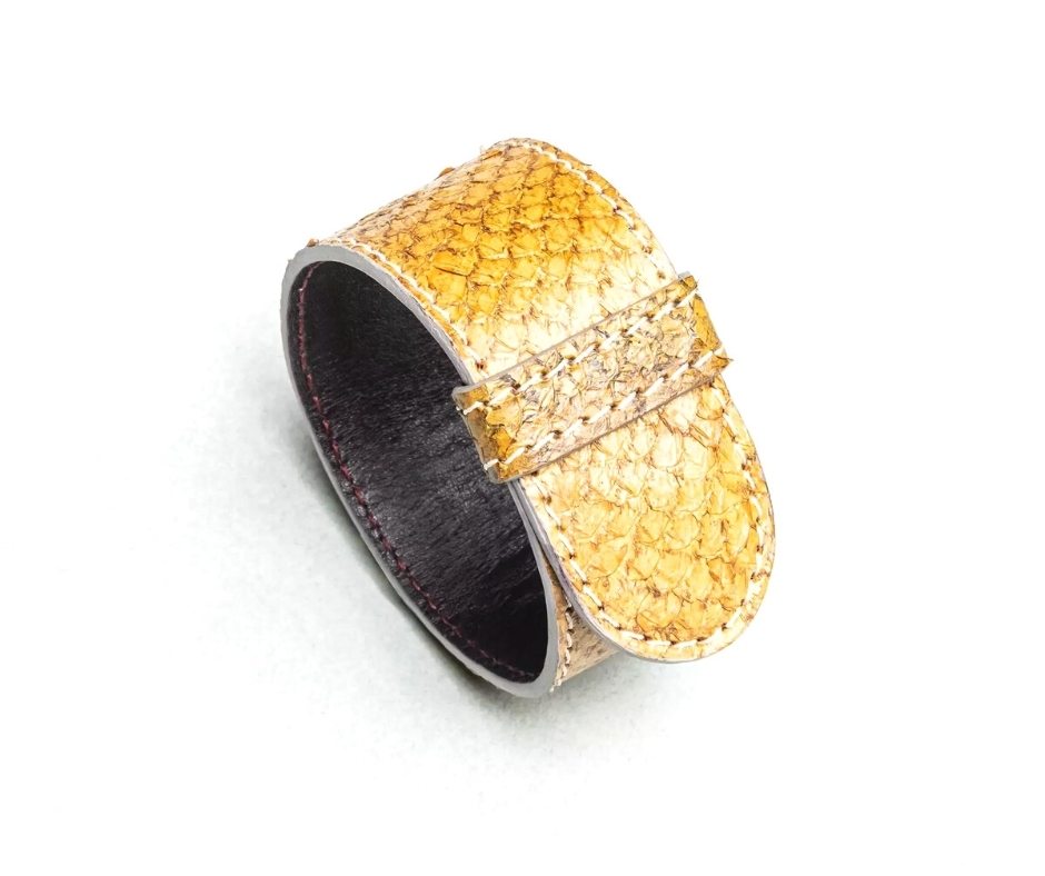 Bracelet en cuir de peau de saumon "Armilla Yellow", 23 × 2.8 cm