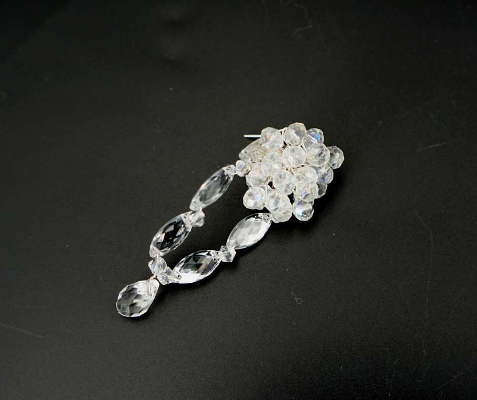 Bridal earrings, white color, oval model