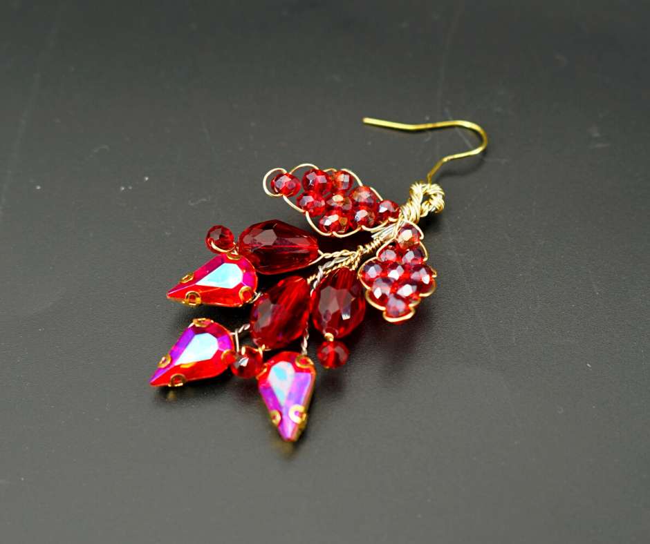 Bridal earrings, red color, leaf model