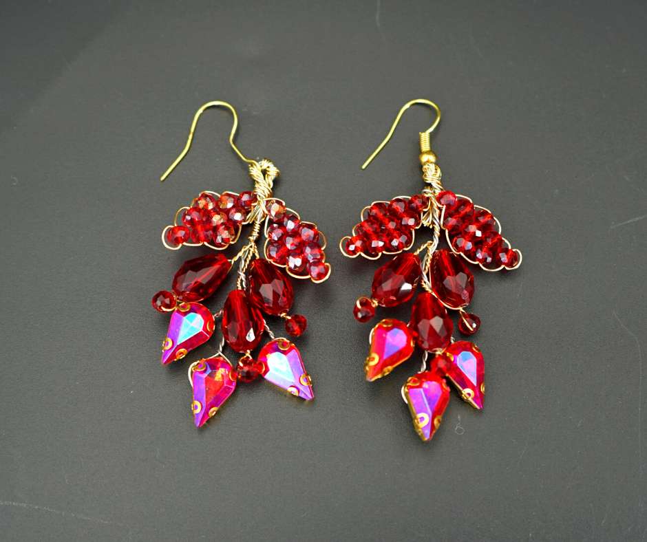 Bridal earrings, red color, leaf model