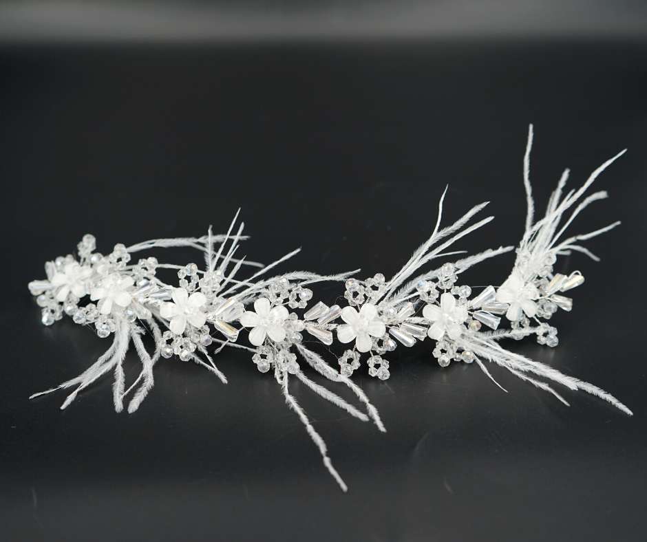 White brooch, Fleure model