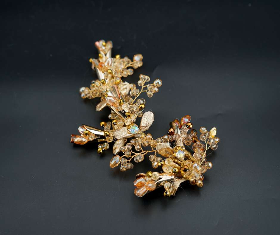 Gold brooch, Trumpet model