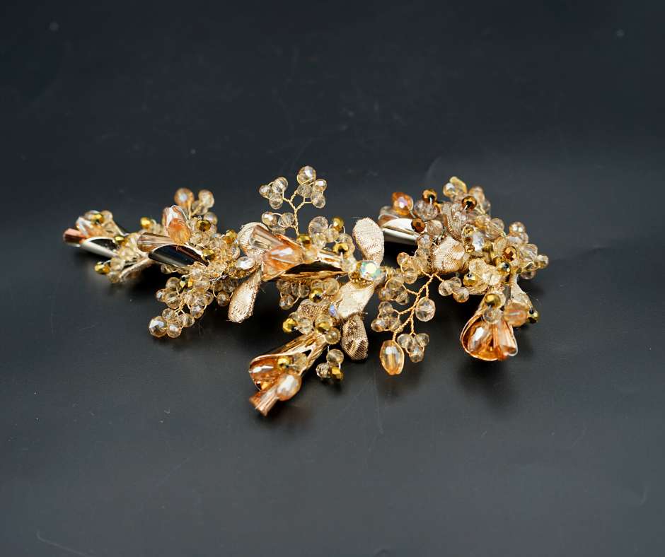 Gold brooch, Trumpet model