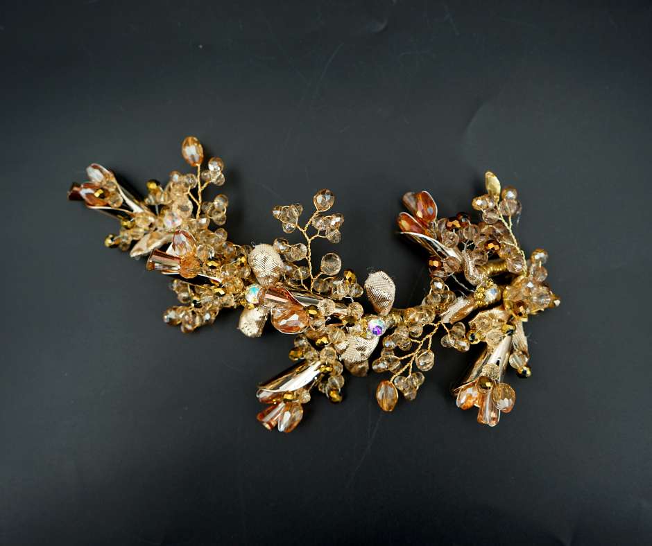 Gold brooch, Trumpet model