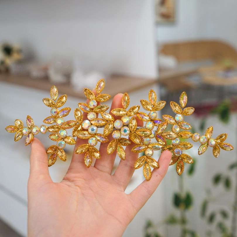 Golden brooch, plant model