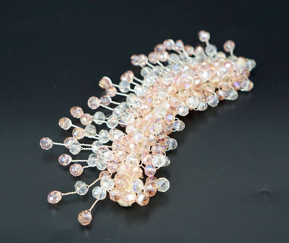 Baby pink brooch, simple model