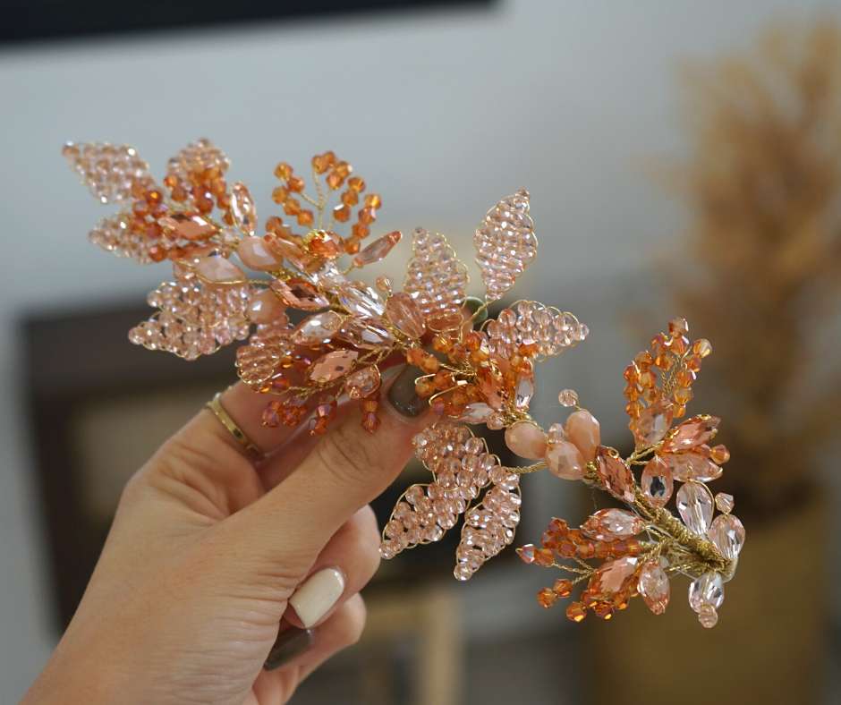 Pink brooch with puff pastry pattern