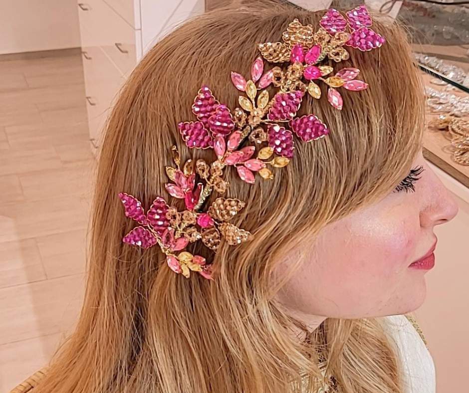 Indian pink brooch / gold leaf pattern