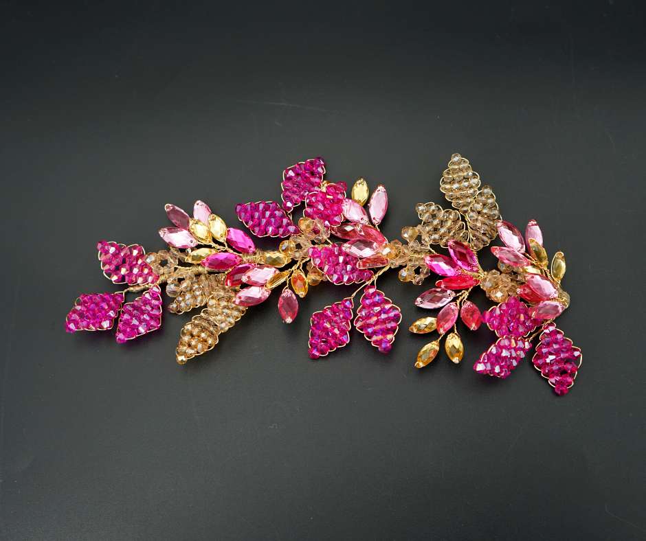 Indian pink brooch / gold leaf pattern