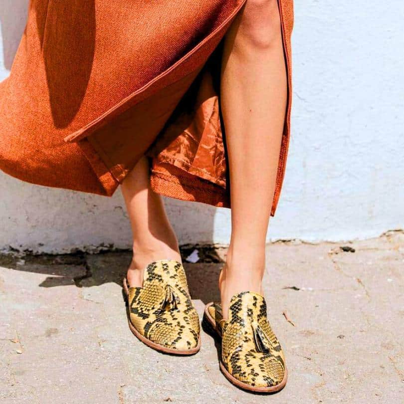 Babouche ” Taïpan ” unisexe jaune en cuir, balgha upcyclé