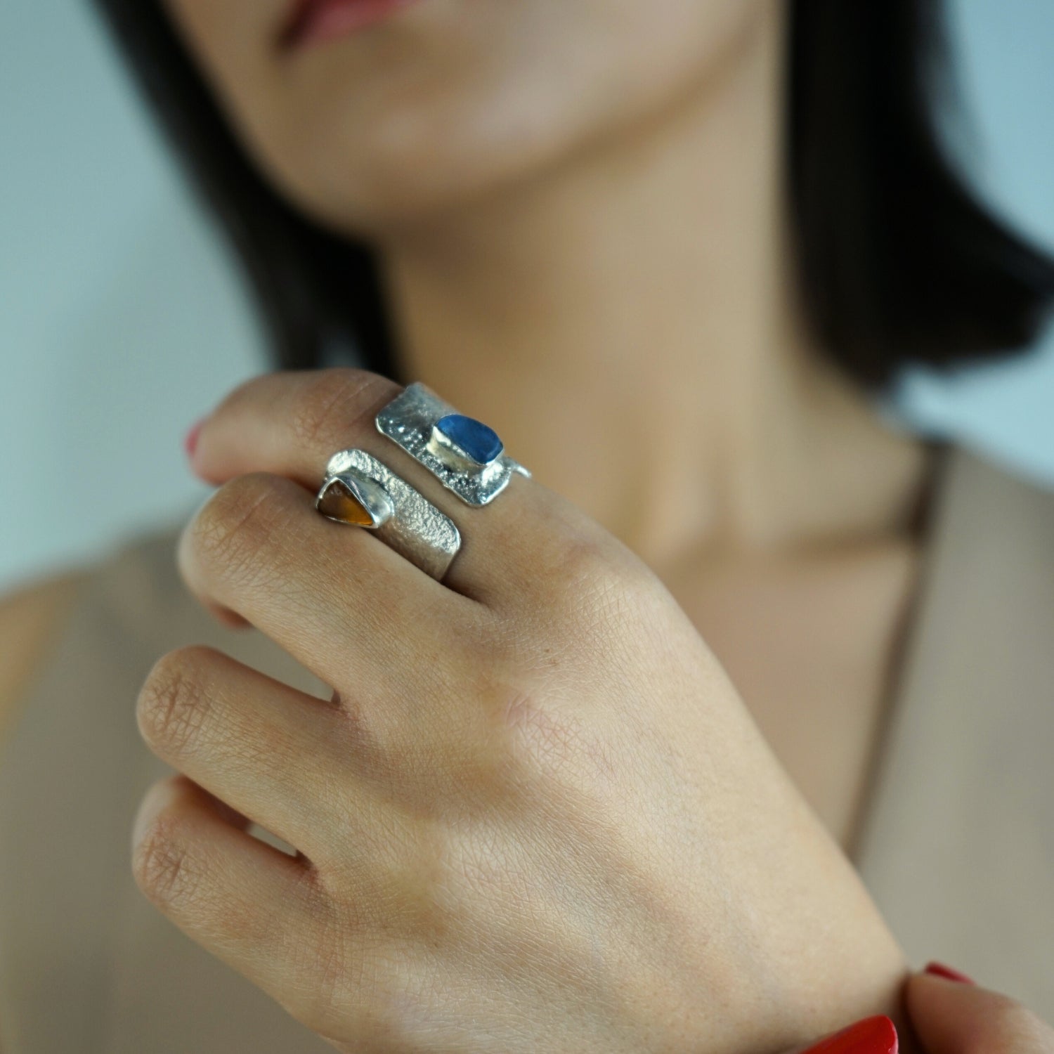 Bague argent unique avec verre de mer, élégance irrésistible