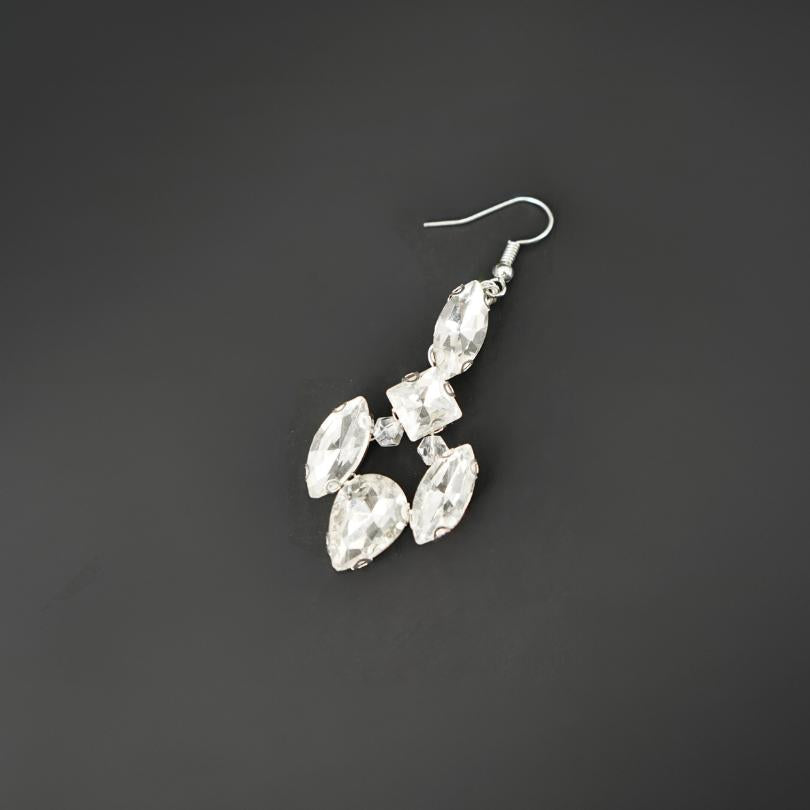 White crystal earrings, crystal drop earrings, bridal earrings, white earrings, crystal earrings