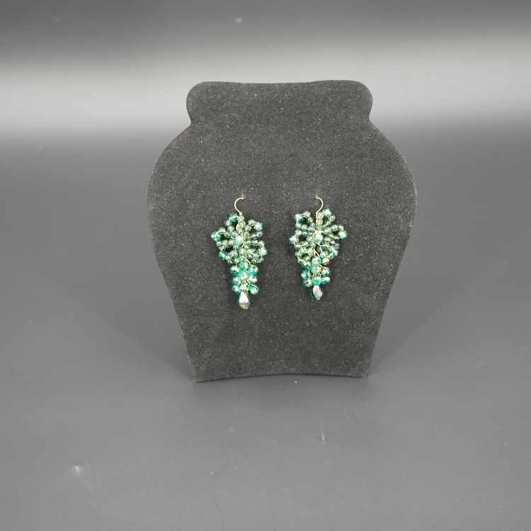 Green flower-shaped earrings for evening and wedding