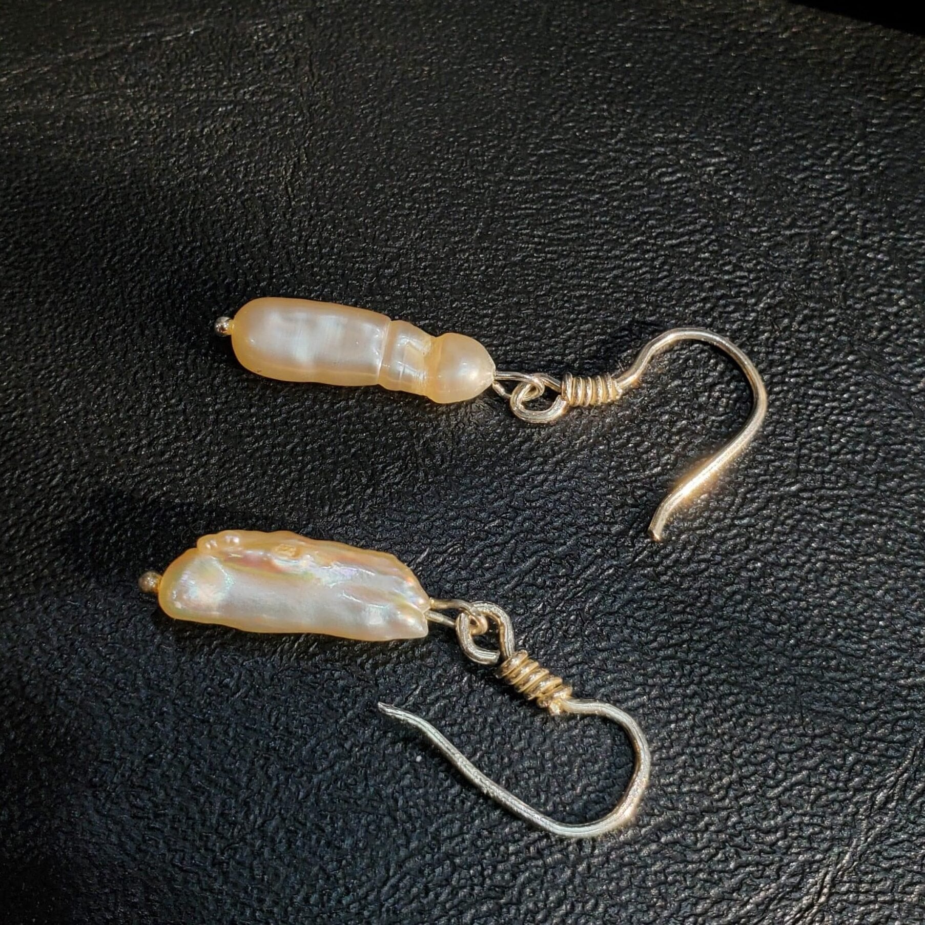 Boucles d'oreilles perle goutte d'eau en argent 925 – Disponibles en blanc et rose (1,8 cm)