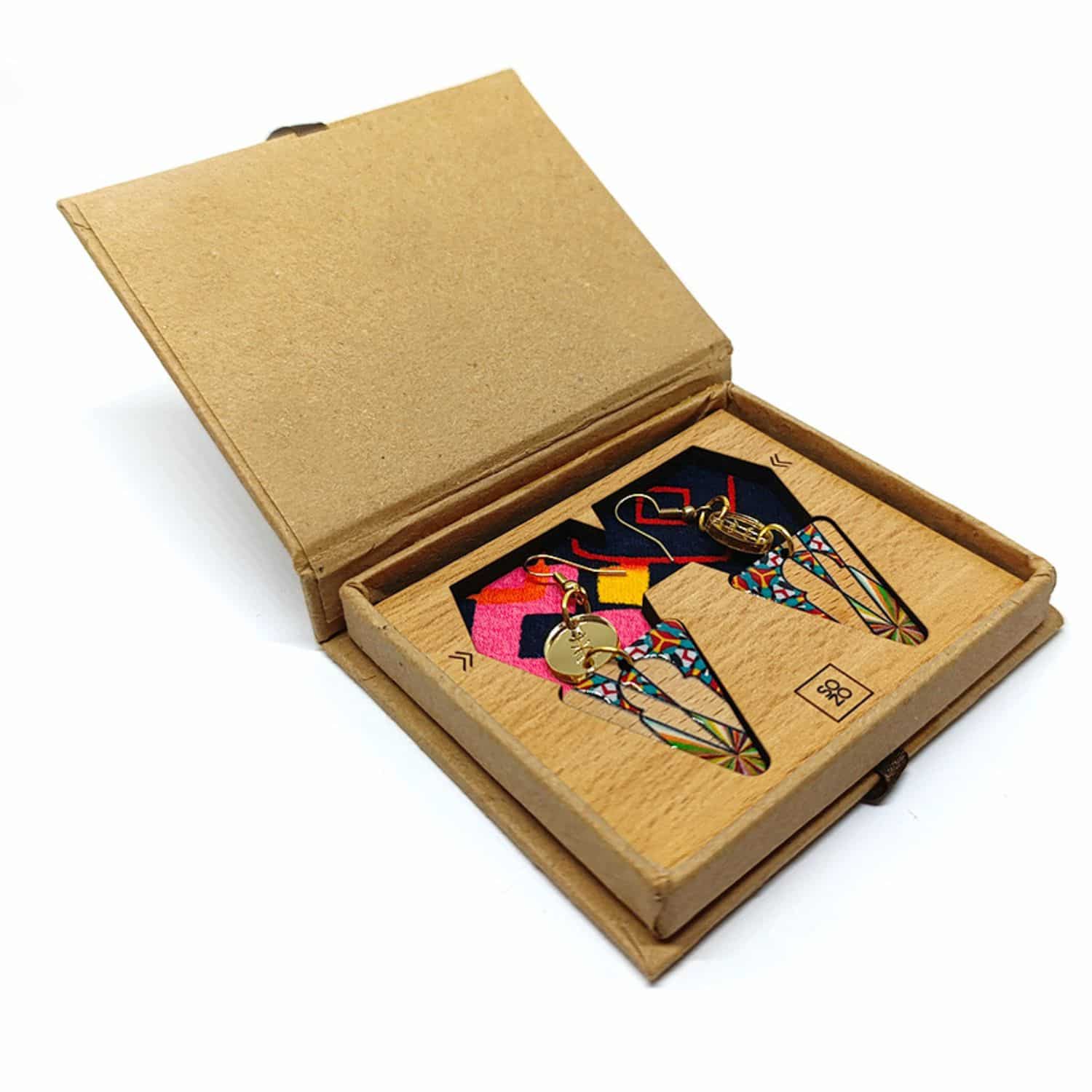 Berber Tamaghza earrings in wood, resin and brass