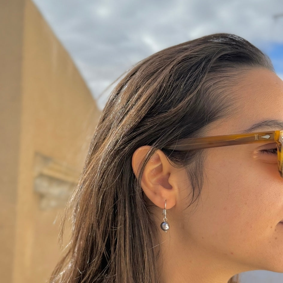 Boucles d’oreilles en argent 925 avec perles de culture naturelles – (Vertes et Grises)