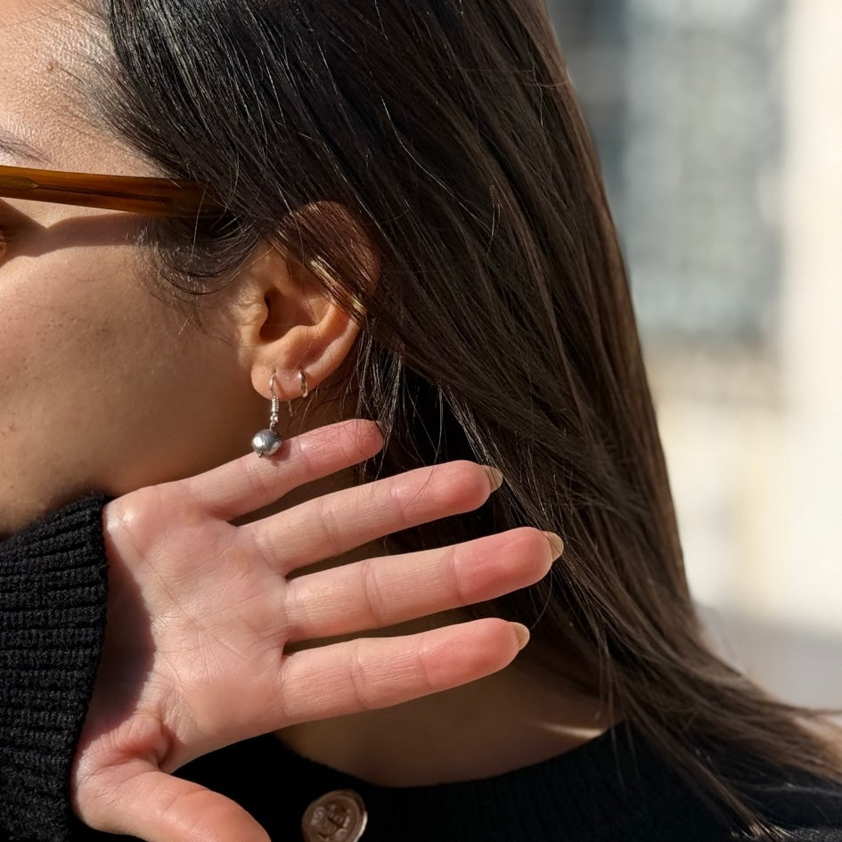 Boucles d’oreilles en argent 925 avec perles de culture naturelles – (Vertes et Grises)