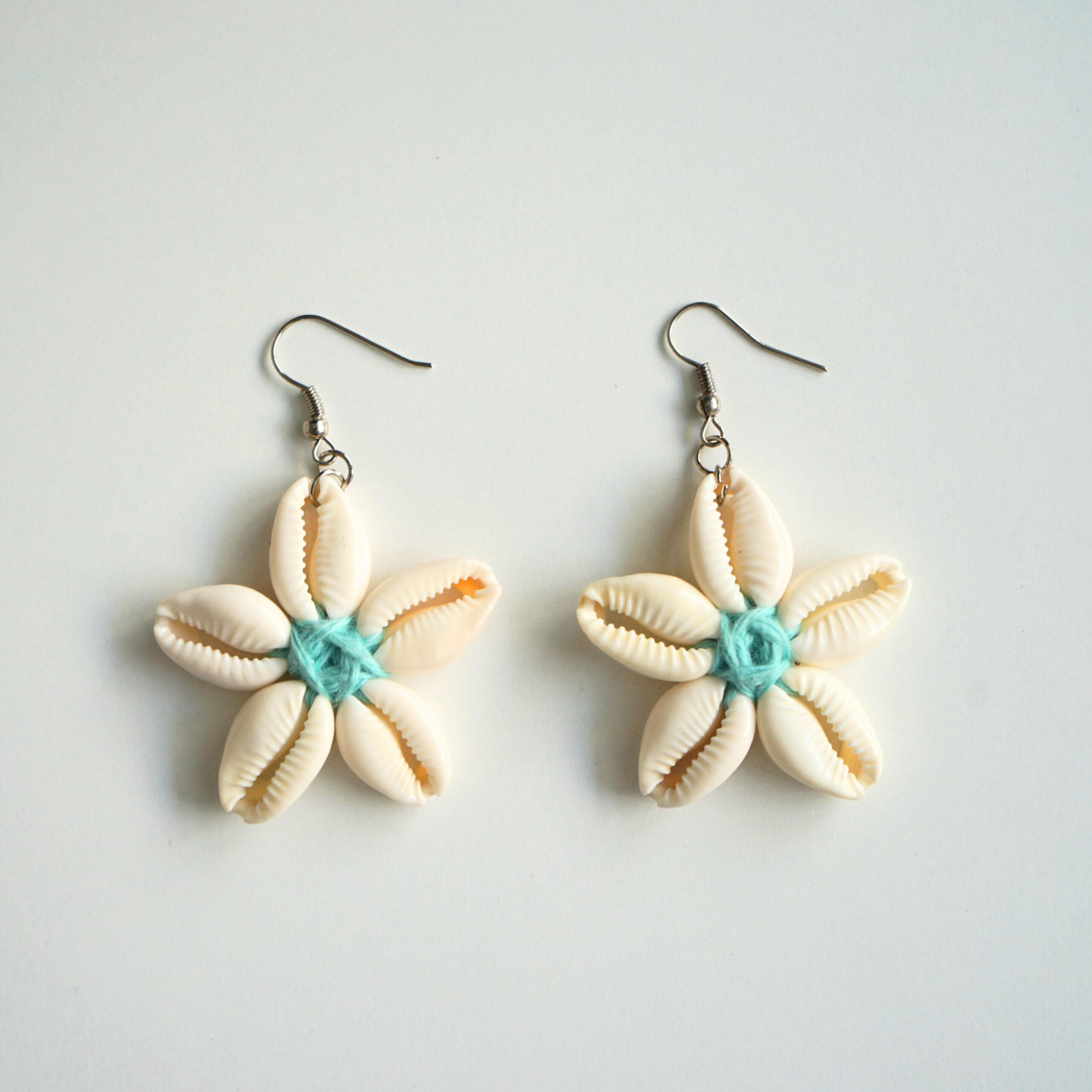 Boucles d’oreilles étoile en coquillages cauris