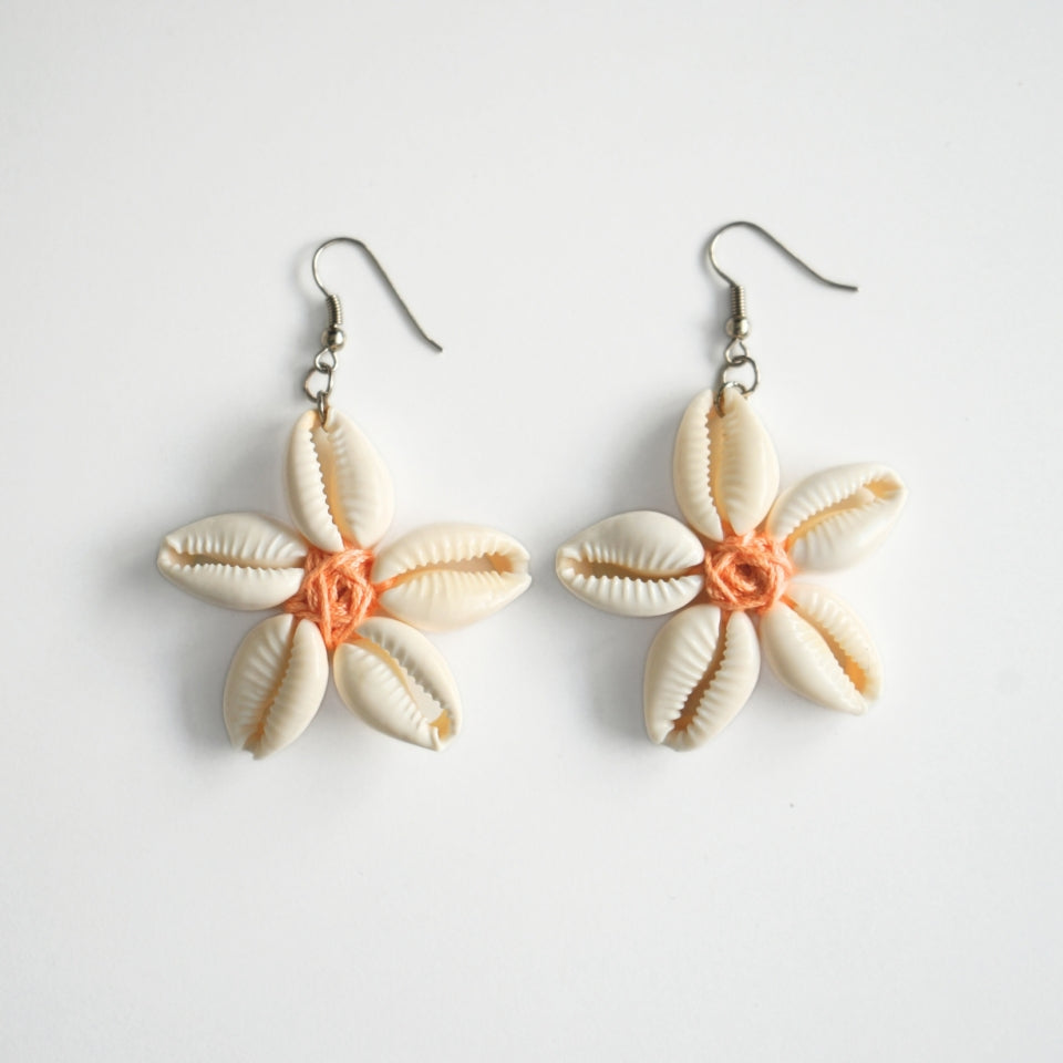 Boucles d’oreilles étoile en coquillages cauris