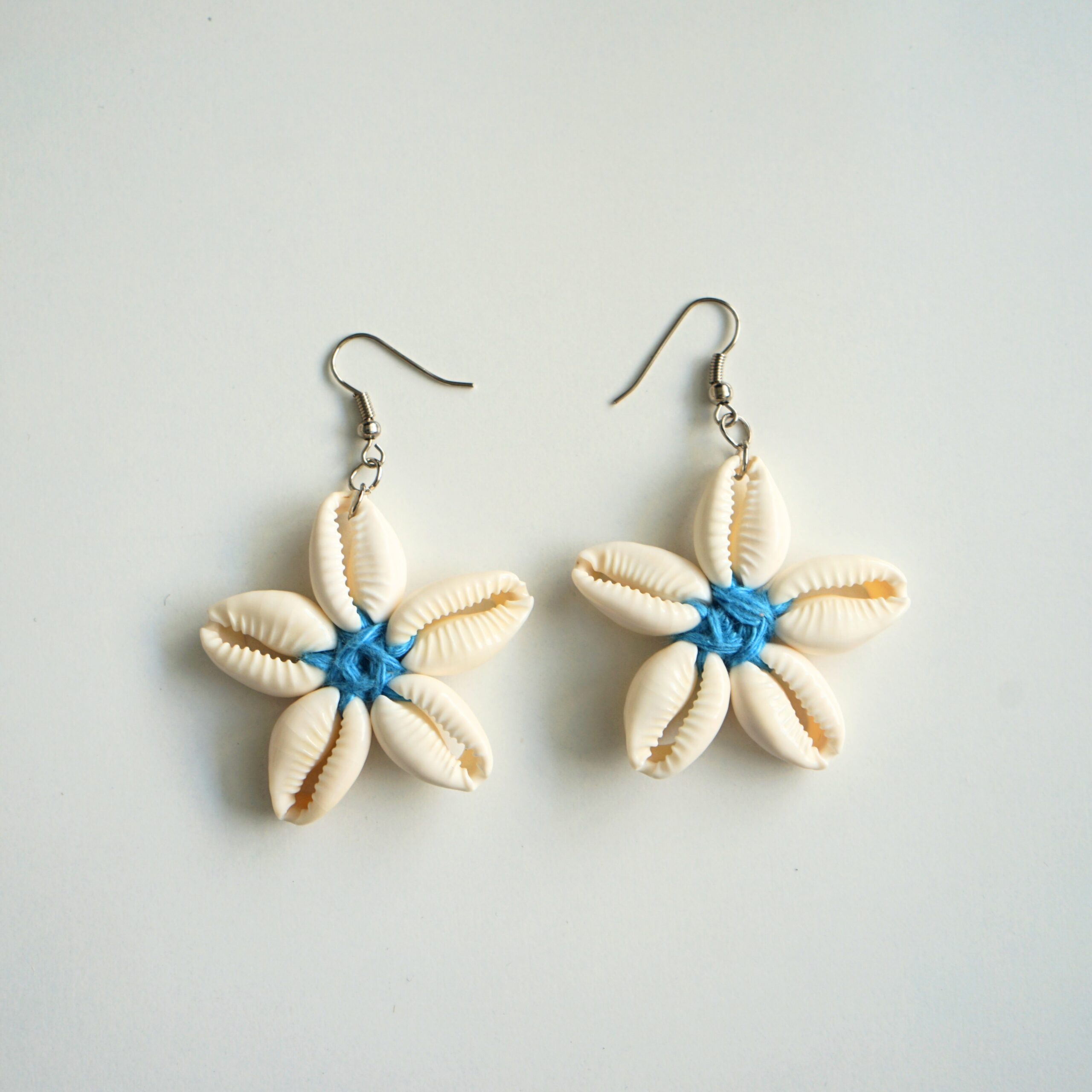Boucles d’oreilles étoile en coquillages cauris