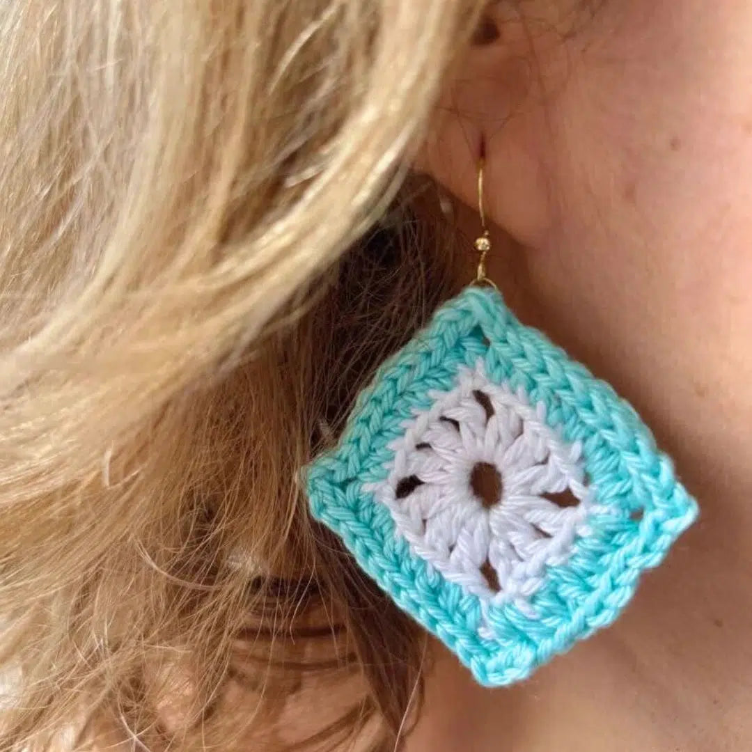 Boucles d’oreilles en crochet motif Granny