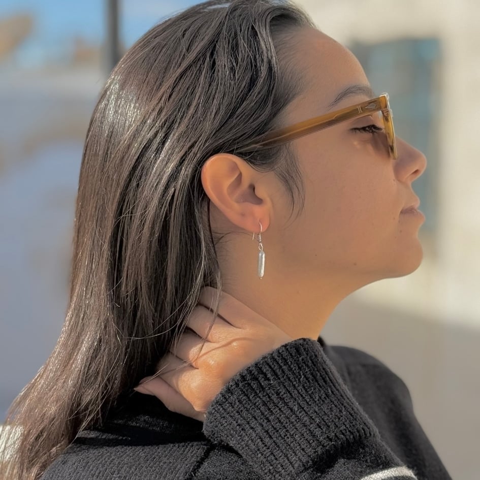 Boucles d'oreilles perle goutte d'eau en argent 925 – Disponibles en blanc et rose (1,8 cm)