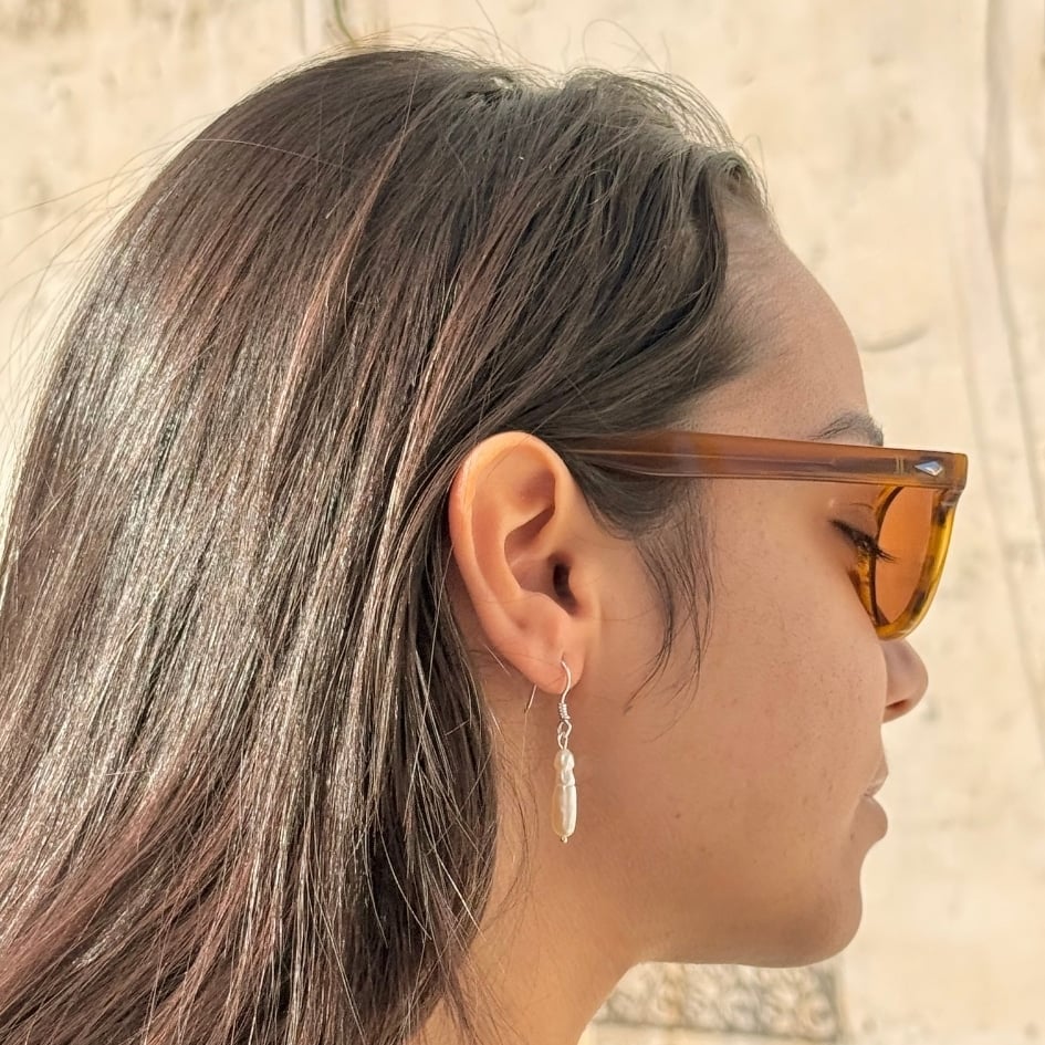 Boucles d'oreilles perle goutte d'eau en argent 925 – Disponibles en blanc et rose (1,8 cm)