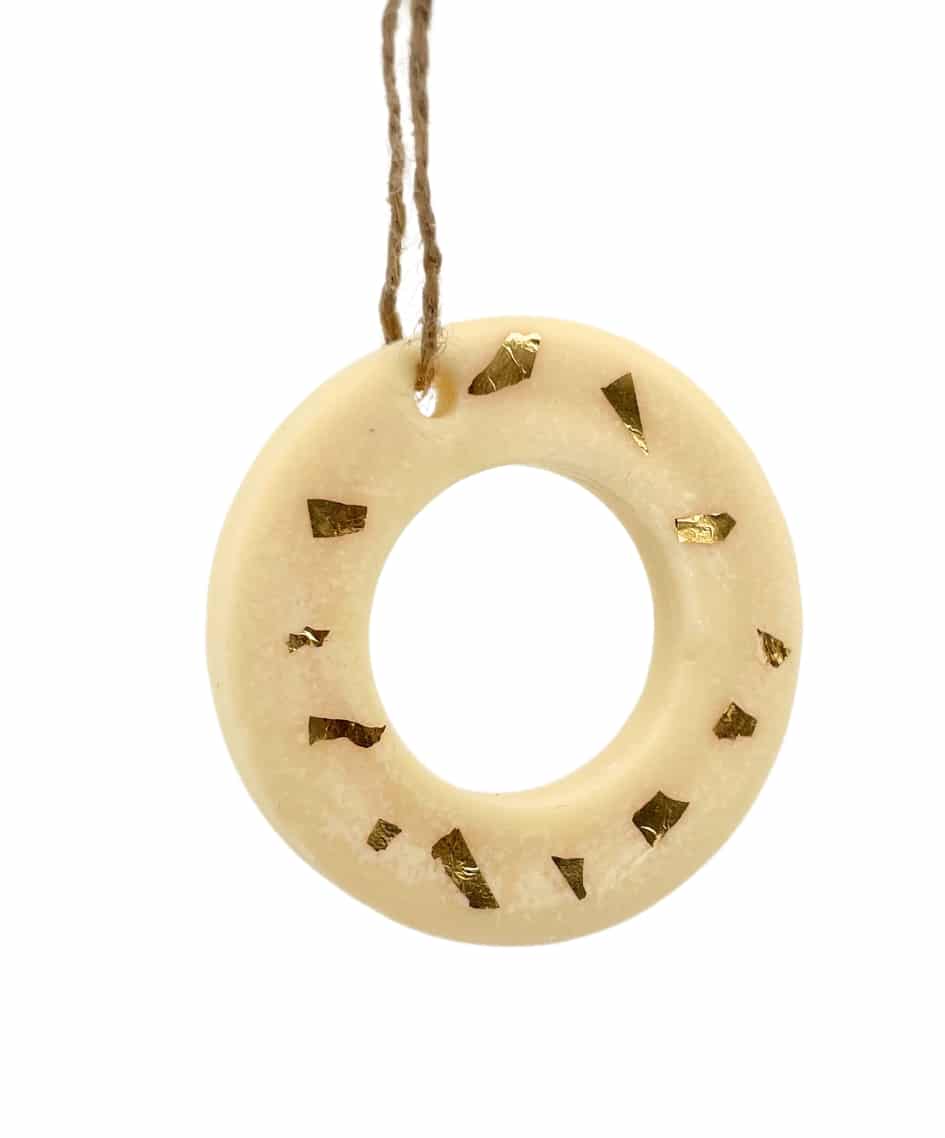 شمعة دائرية معلقة برائحة زهر البرتقال