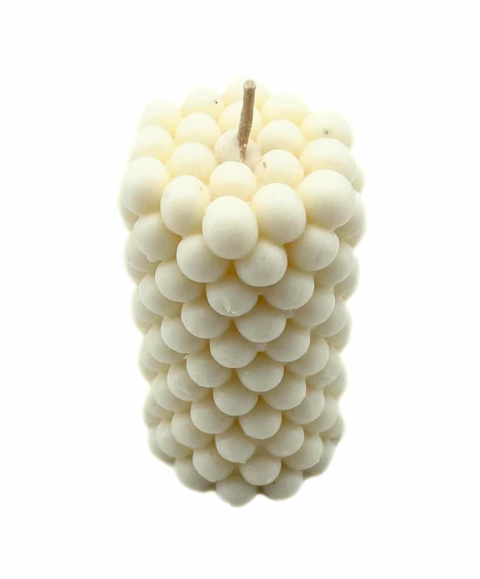 شمعة بيضاء طويلة على شكل فقاعات مع رائحة الفانيليا