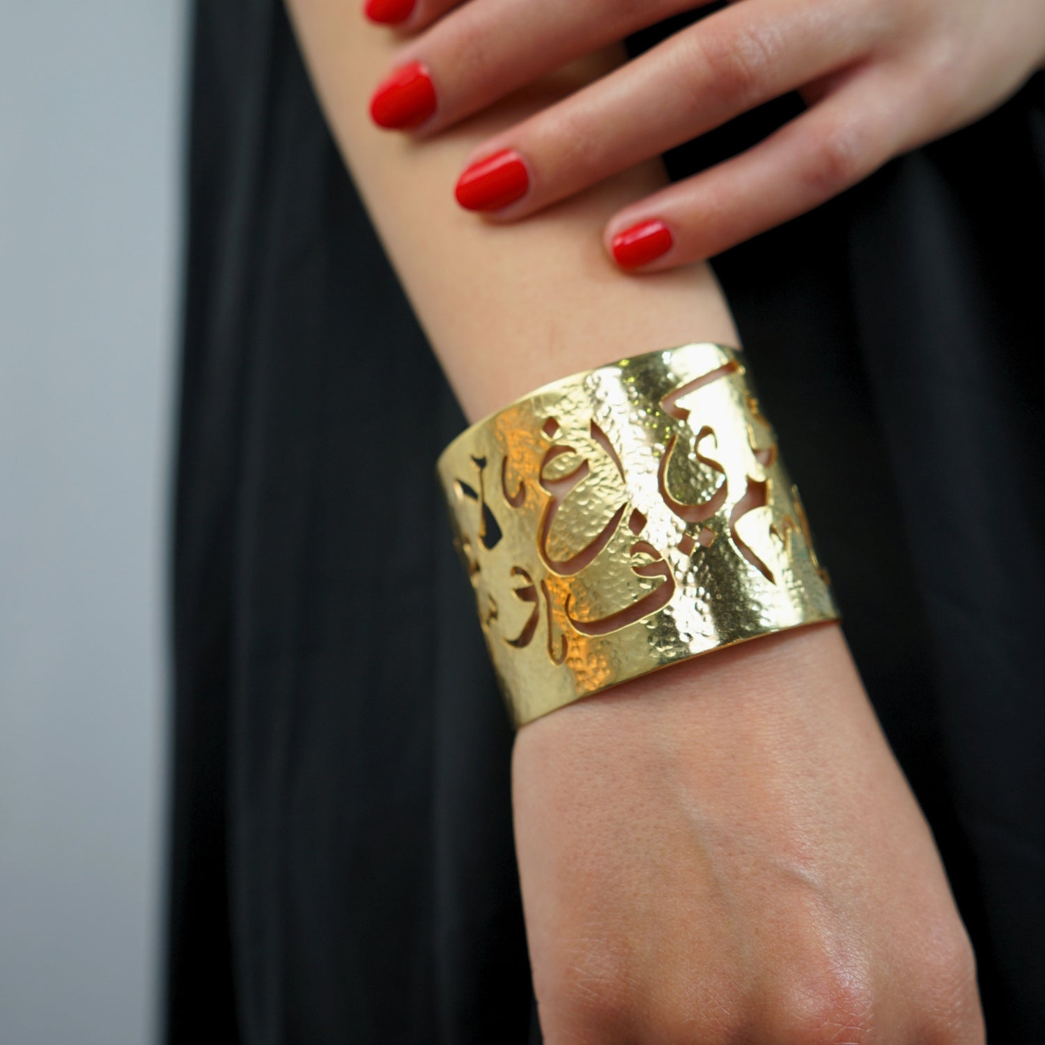 Bracelet tempé or 18k en cuivre avec calligraphie arabe élégante