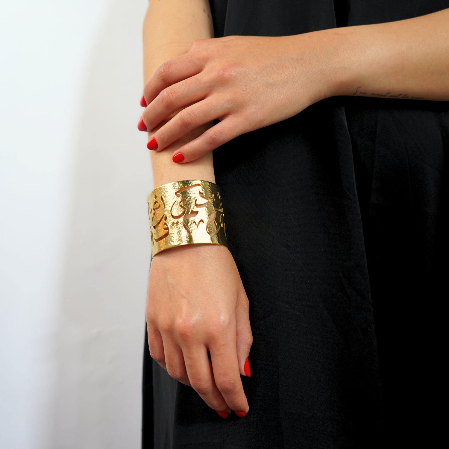 Bracelet tempé or 18k en cuivre avec calligraphie arabe élégante