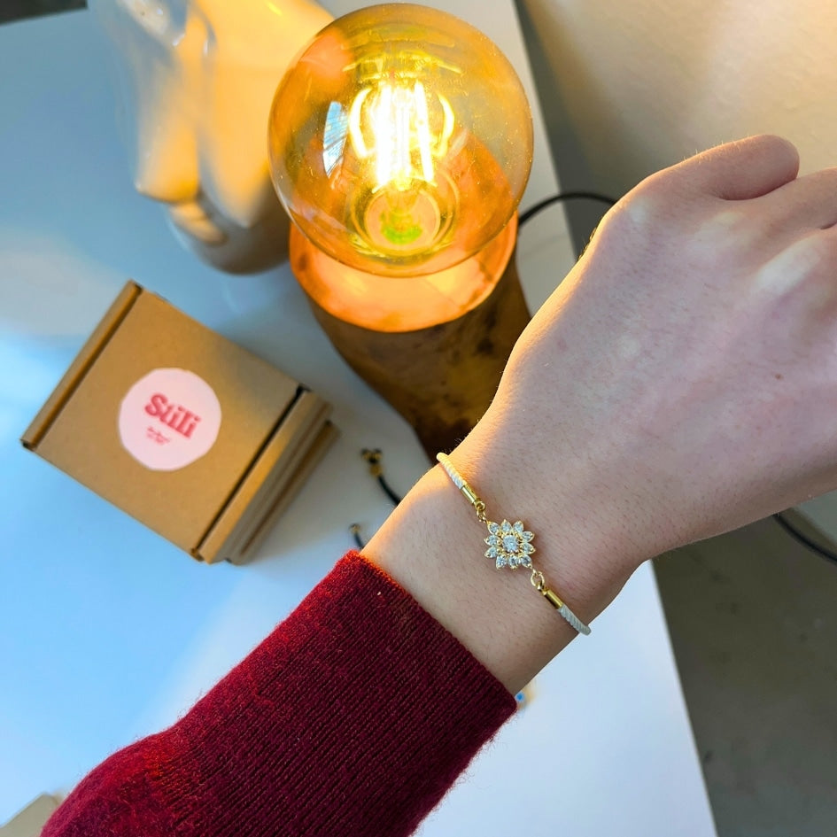 Bracelet fleur dorée 100% fait-main