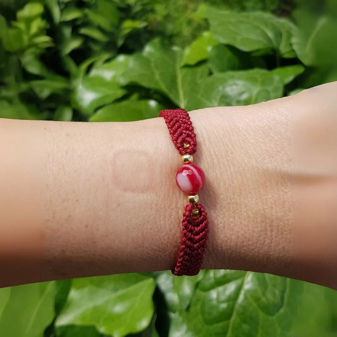 Bracelet micromacramé fait main avec pierre gemme agate striée