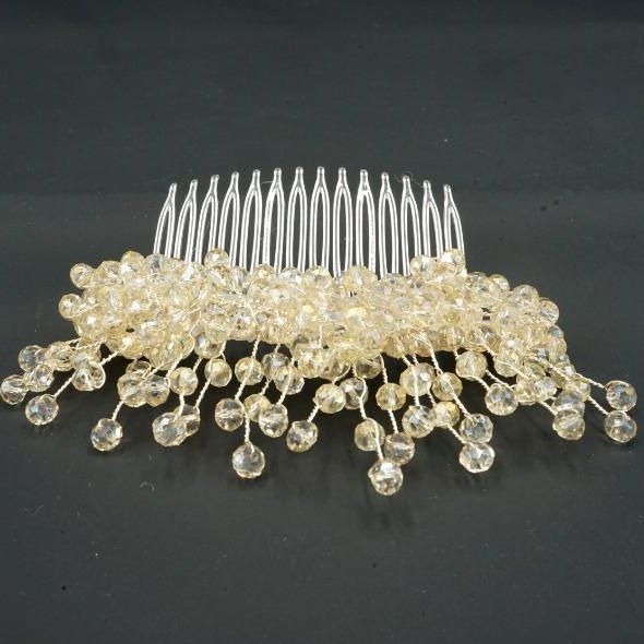 بروش أبيض عاجي، موديل مشط الكريستال