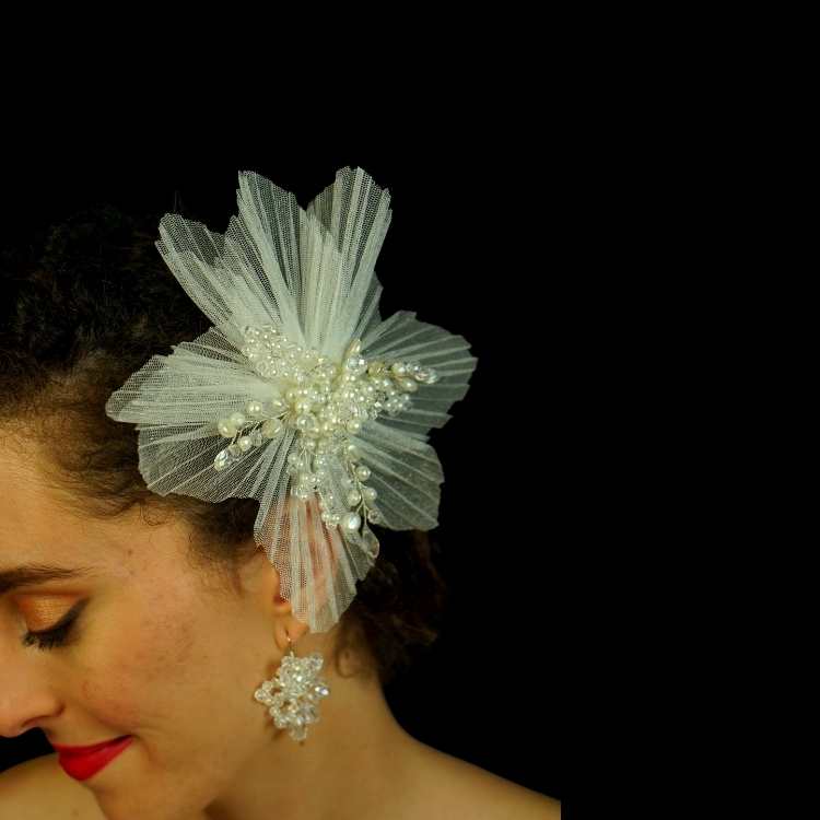 White wedding brooch, flower model