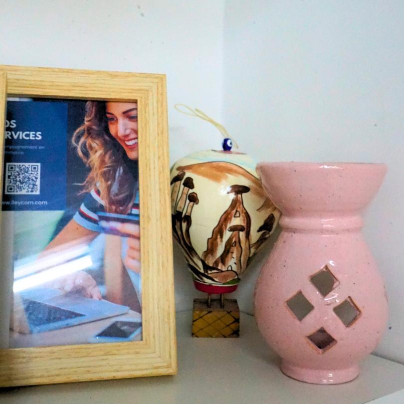 Ceramic Flower Cutout Crackle Oil Burner