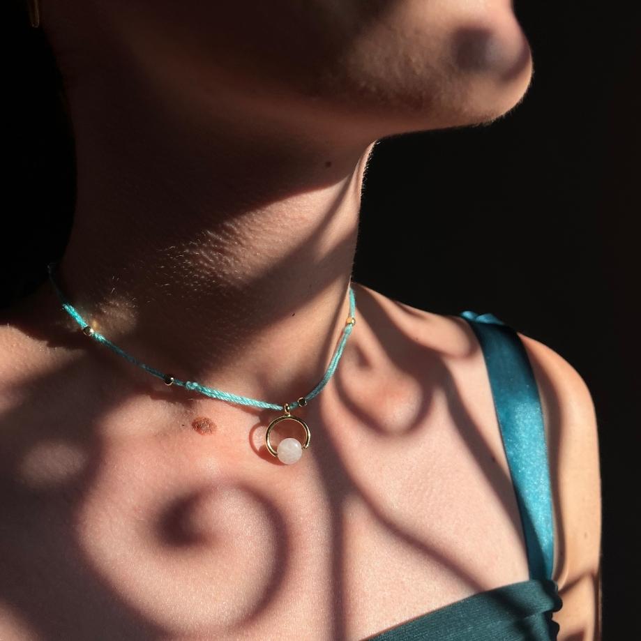 Collier Lunaire avec cordon en coton tressé